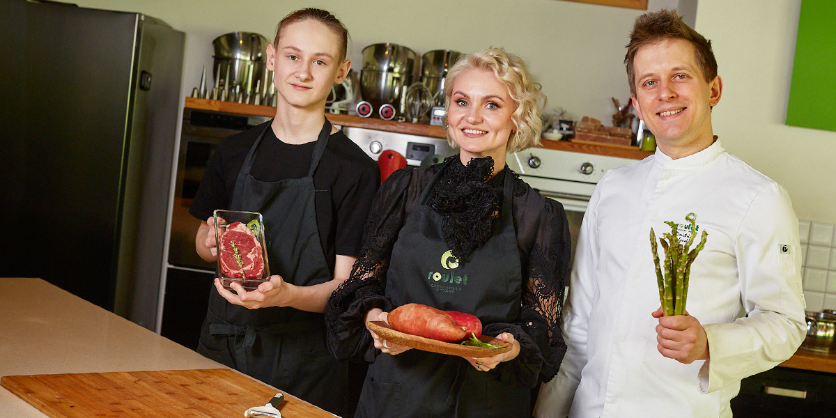 Экскурсия владимирской Кэмерон Диас по первому dog-friendly ТЦ в городе завершилась премиальным ужином
