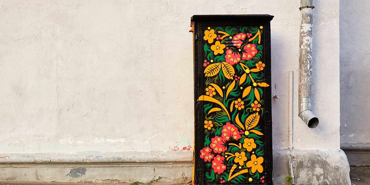 Хохлома, Жар-птица и закат: шесть коммуникационных шкафов во Владимире стали расписными