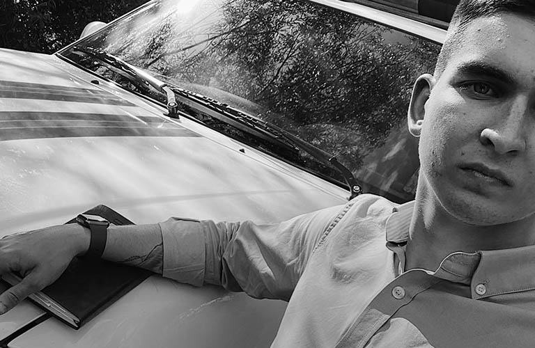 История бесстрашного блогера, пишущего про Анну Семенович и чрезвычайные приключения