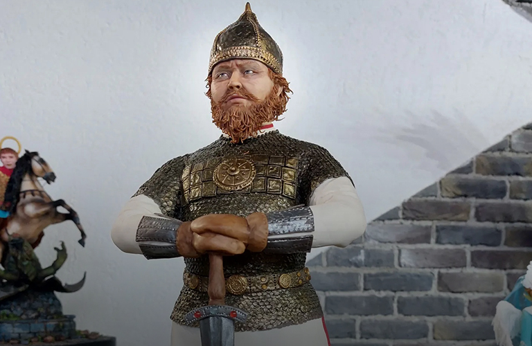 «Как живой»: богатырь кондитера из 33-го региона удивил посетителей выставки декораторов в Москве