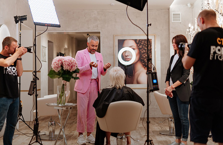 Стилист Александр Рогов переоденет маму из Владимира