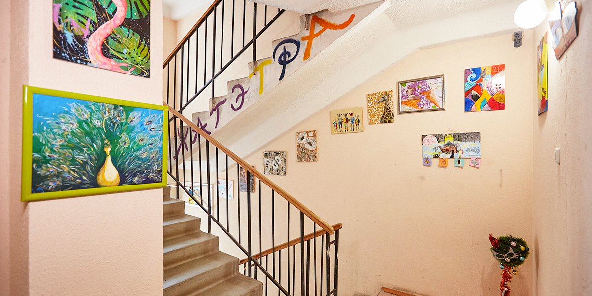 С вернисажем и хрустальными люстрами. Пять подъездов Владимира, вызывающих восхищение