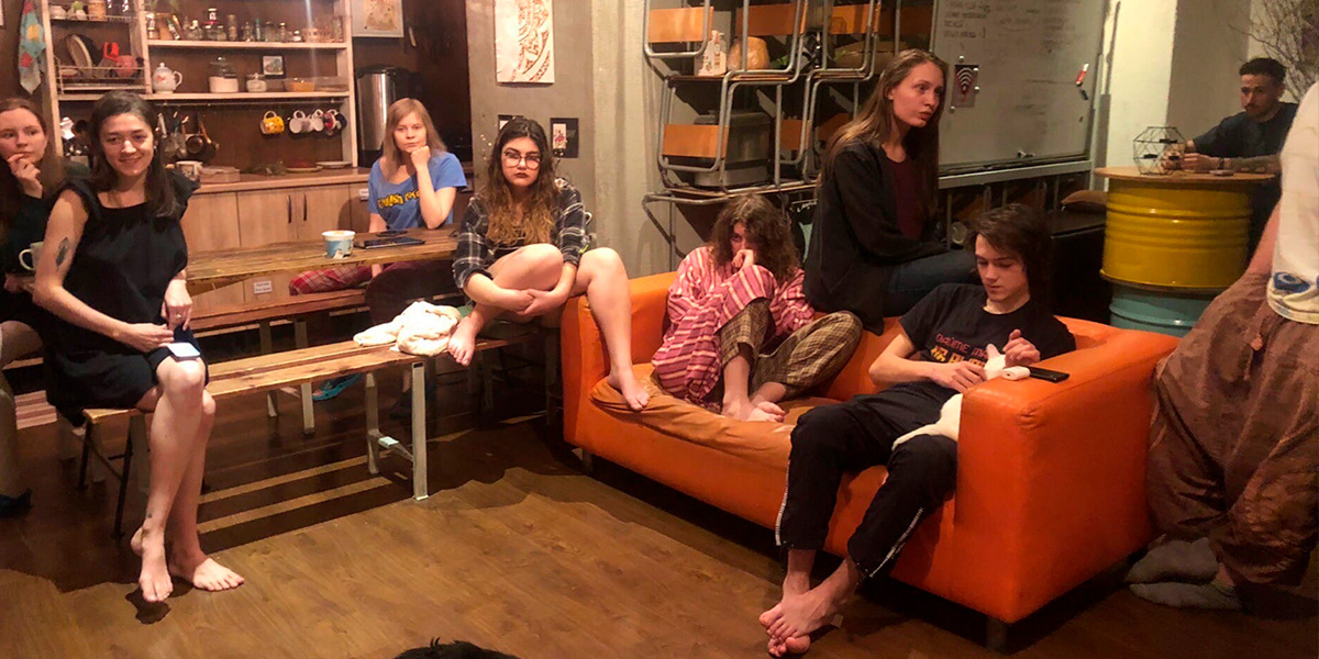 Жить в коливинге, или Под одной крышей с 25-ю творческими вегетарианцами