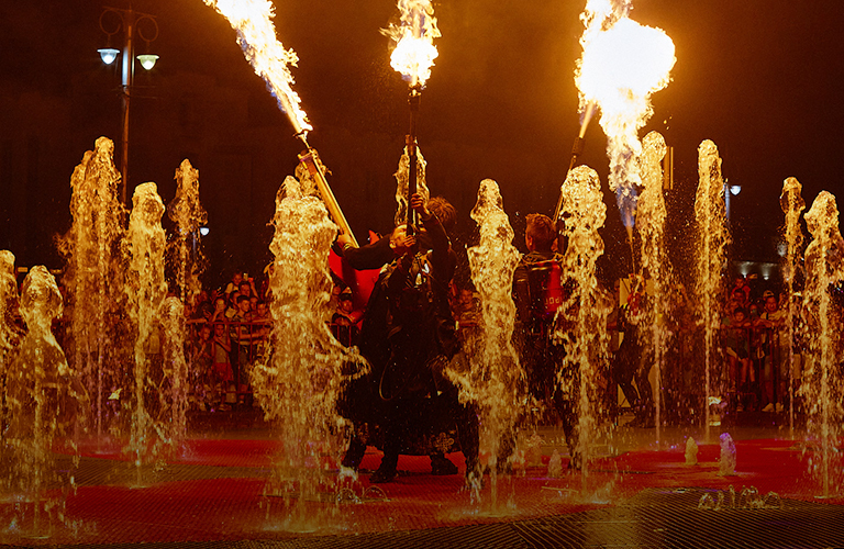 Звёздный футбол, легендарный косплей, эффектное файер-шоу: самые интересные события Дня города-2022