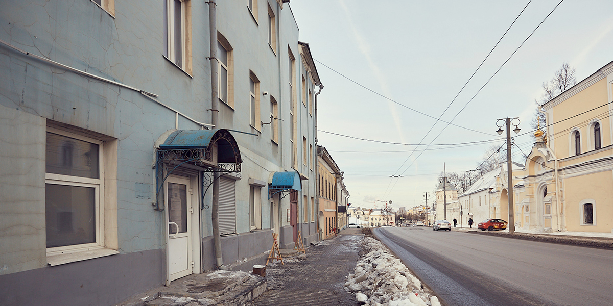 Двушка в центре: как живется в доме с видом на монастырь?