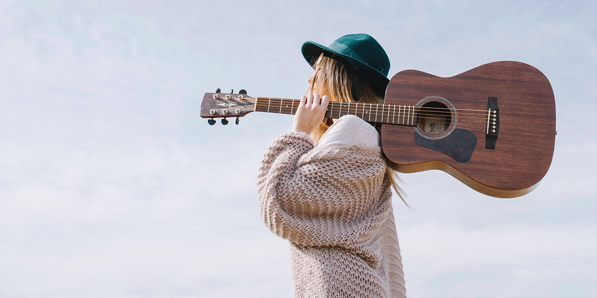 Первый трек Высоцкого и «Сансара», спетая сотней голосов: топ-5 музыкальных новинок