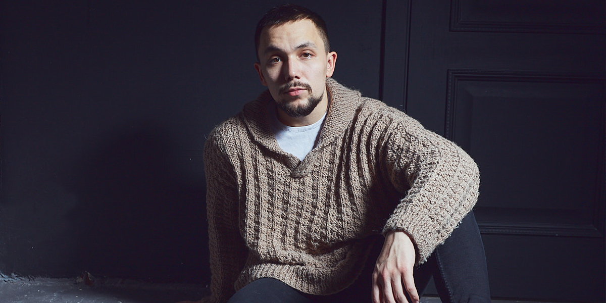 Олег Ван в свитере, как у Данилы Багрова: «Перед вами — точная копия из фильма «Брат»