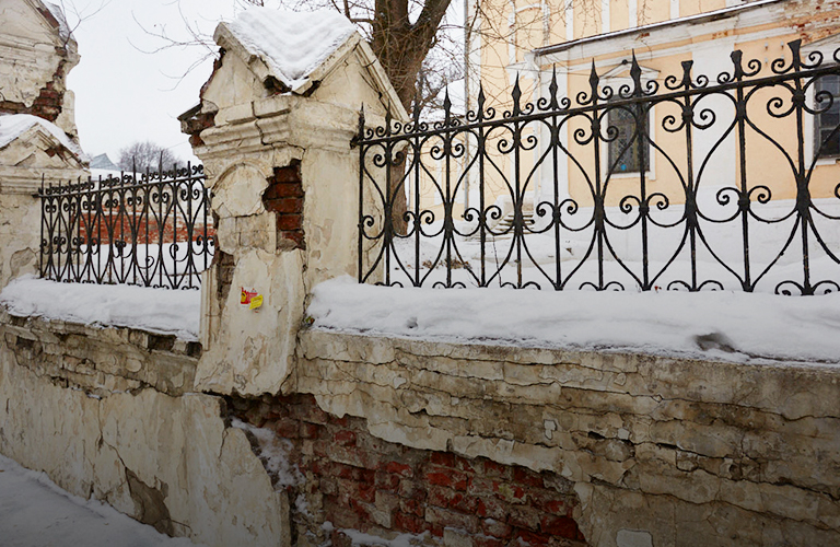 Космический театр сменит прописку, а ограду Николо-Кремлевской церкви восстановят?