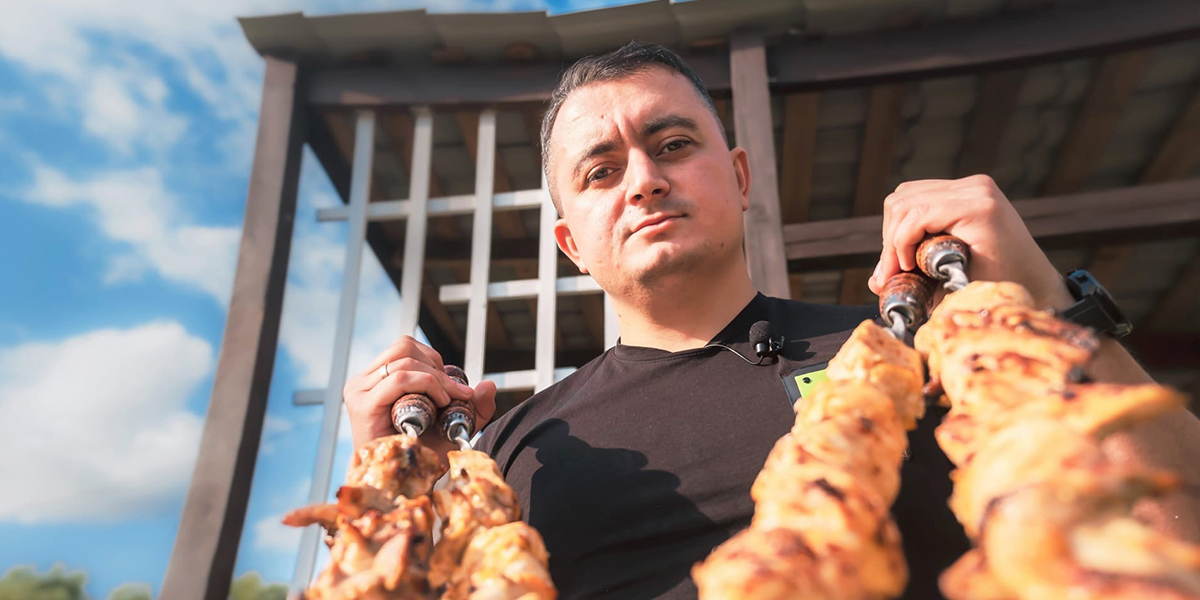 Дорого ли быть фуд-блогером? Шашлычный TikTok и восточный контент от Youtube-повара из Владимира