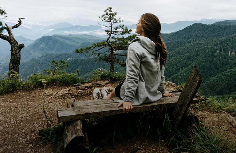 Прогулка с видом на Кавказский хребет — романтика горных путешествий на юге России