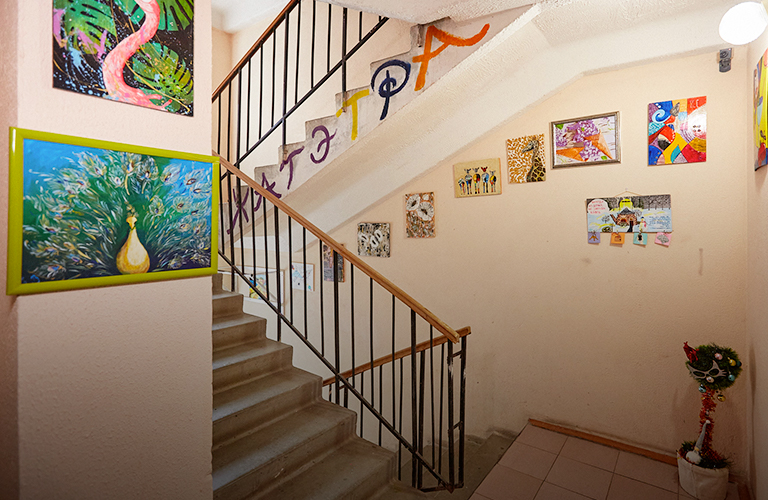 С вернисажем и хрустальными люстрами. Пять подъездов Владимира, вызывающих восхищение