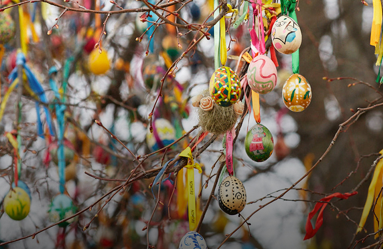 Галустян поможет украсить владимирскую липу, на которой разместят 50 тысяч пасхальных яиц