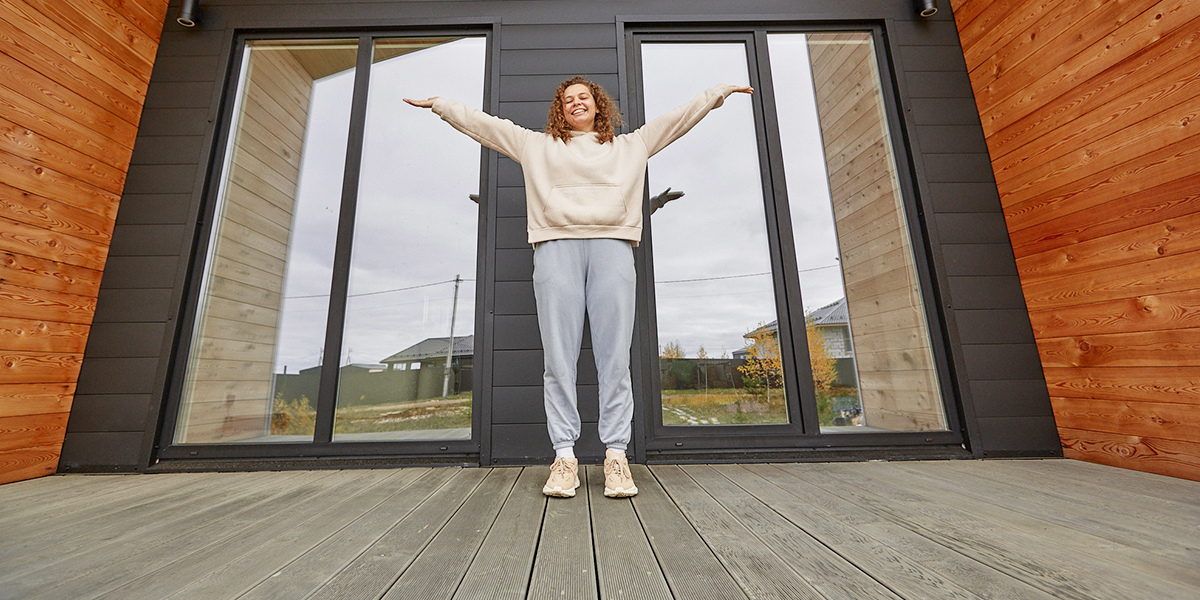 Окна в пол и огромный зал! Скандинавский минимализм в доме Юлии Алферовой