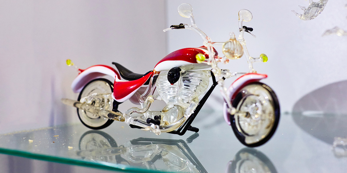 От молекулы до байка. Мастер-стеклодув о своем ремесле и самых оригинальных работах