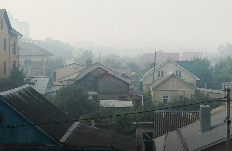 Едкий смог в суперлетнюю погоду. Владимирцев предупреждают о рекордной жаре