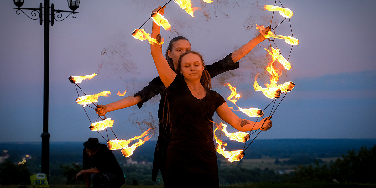 Эффектно зажгли! Фан-дом ARMY BTS VLADIMIR отметил свой день рождения с фаер-шоу