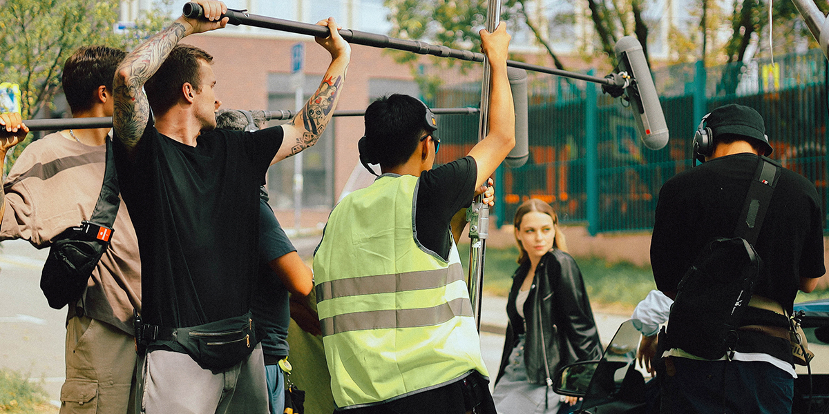 Рилсы для «Трудных подростков» и бэкстейдж клипа Сергея Жукова: «звездный» опыт владимирского видеографа