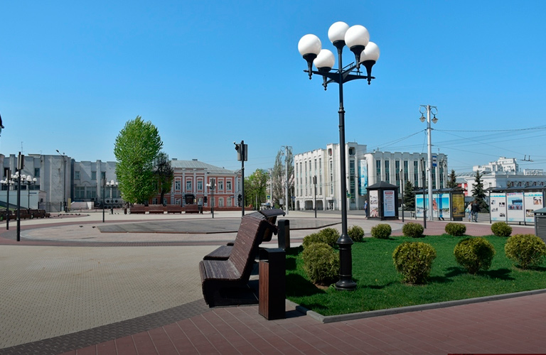 На Театральной площади рядом с фонтаном появится зеленая аллея