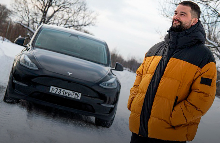 Машина, притягивающая взгляды. Подходит ли Tesla для владимирских дорог?