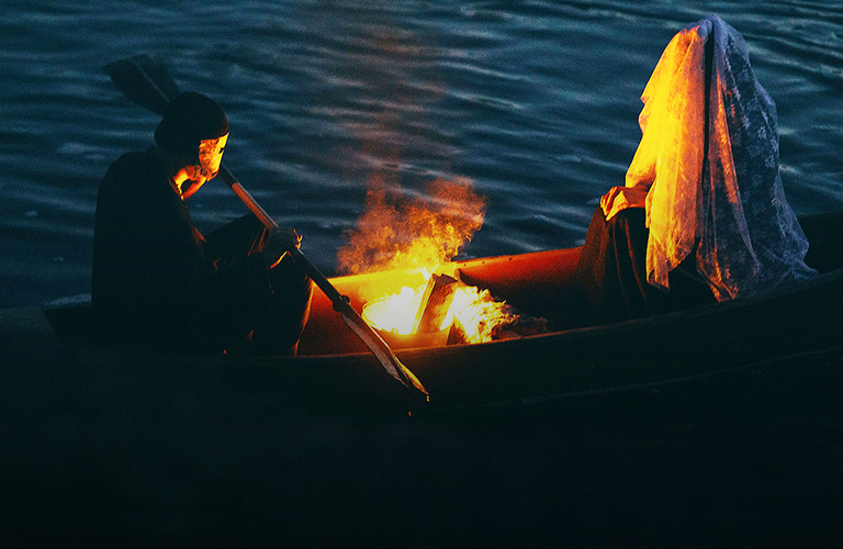Легенды, колдуны и ретро-автомобили: спектакль-экскурсия с колоритным гидом Суздаля