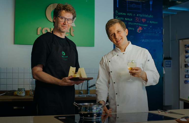 «Кулинарный ответ»: Педагог Венского балета «растянул» фондю