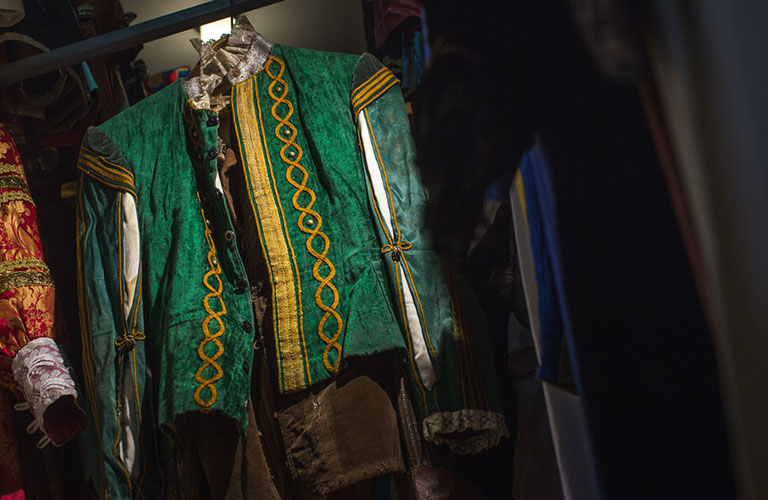 Мастерская имитации исторической достоверности, или Где хранятся театральные костюмы