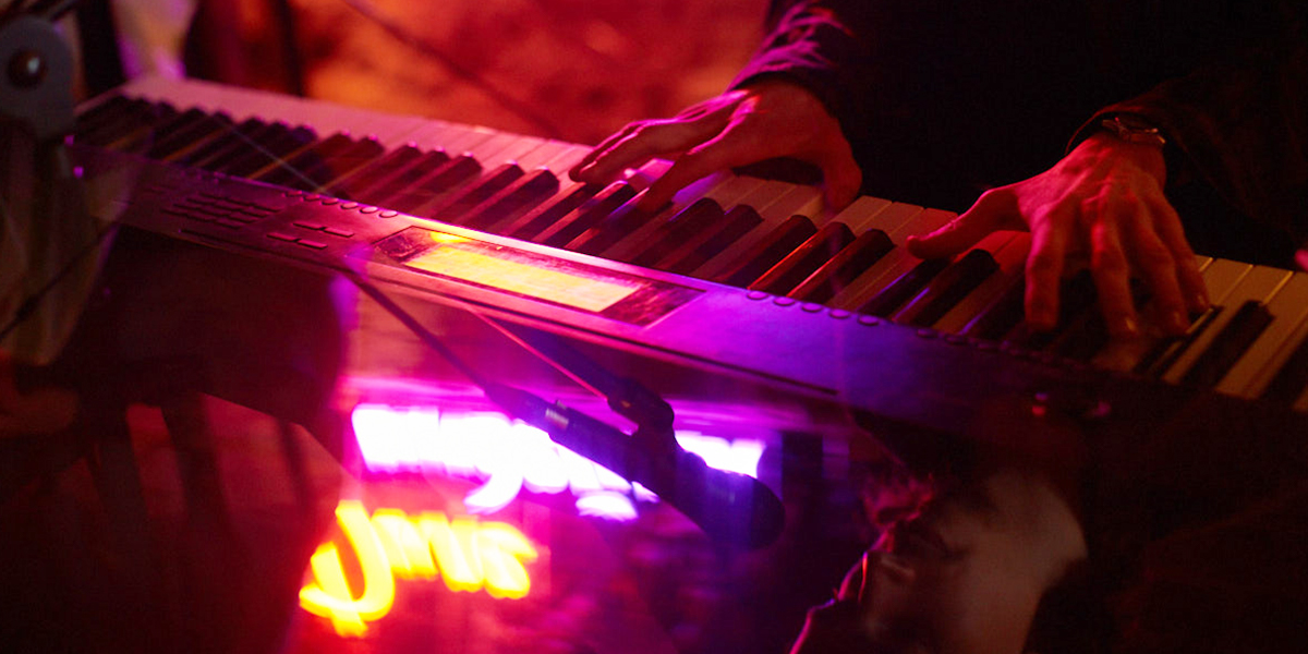 Билли Айлиш, журналистский вейв и школьный панк: 12 внезапных релизов