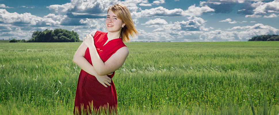 Под Суздалем во ржи: Марья Дармова в проекте «Разгоняем лето»