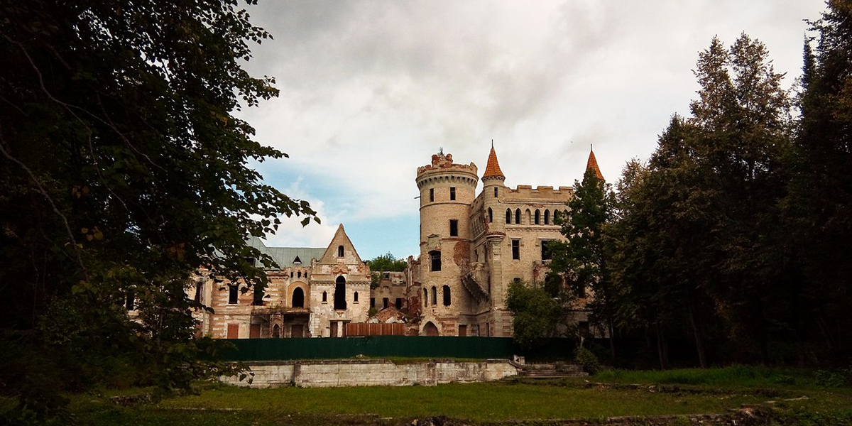 За стенами «Русского Версаля». Романы и интриги владельцев усадьбы Храповицкого