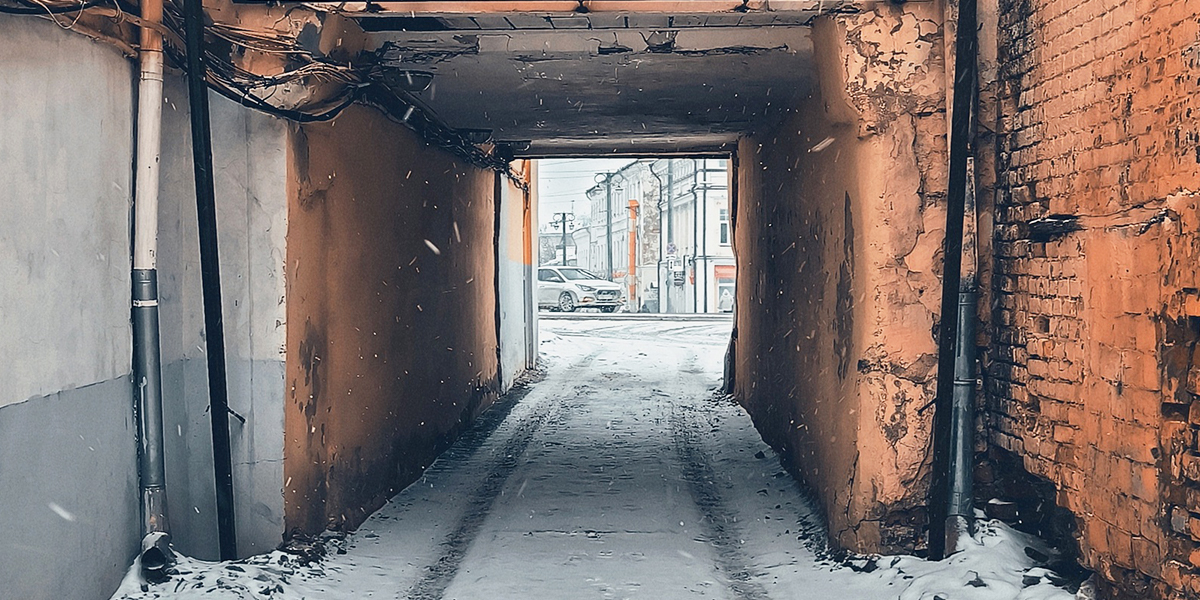 Порталы в другую реальность: эстетика подворотен в центре Владимира