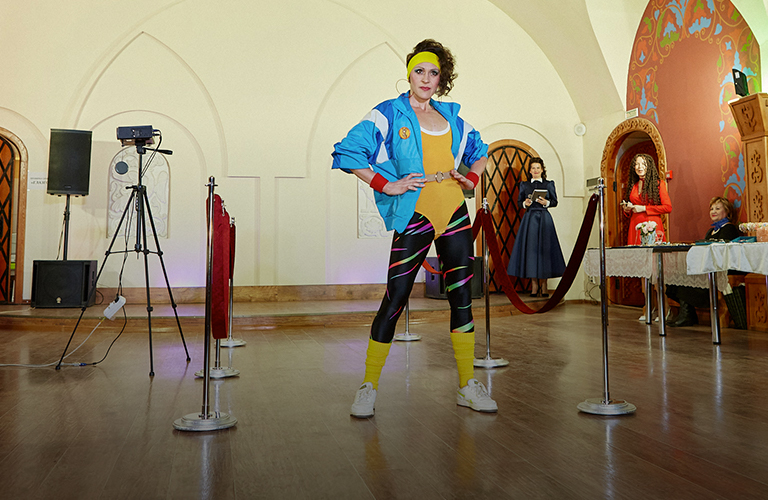 Лосины с купальником и боа с платьем-шик! 10 ретронарядов с винтажного дефиле