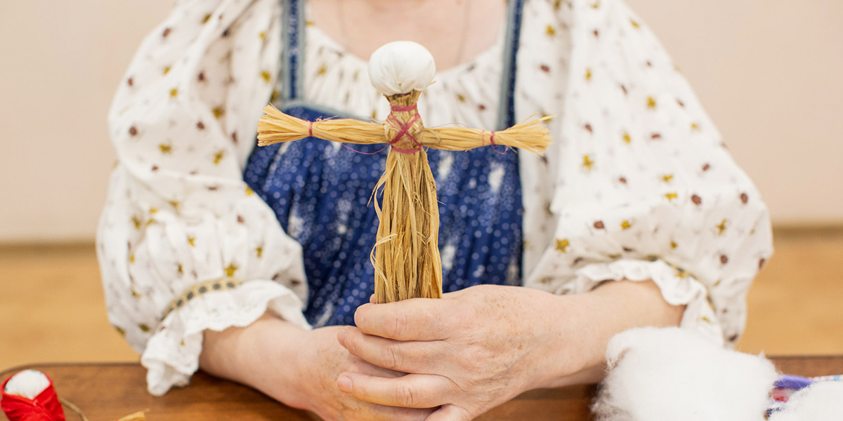 Куклы в тандеме: как уживаются современные технологии & лыко