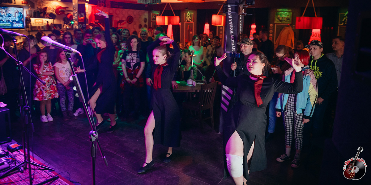 Банан со взбитыми сливками как символ владимирского глэм-рока