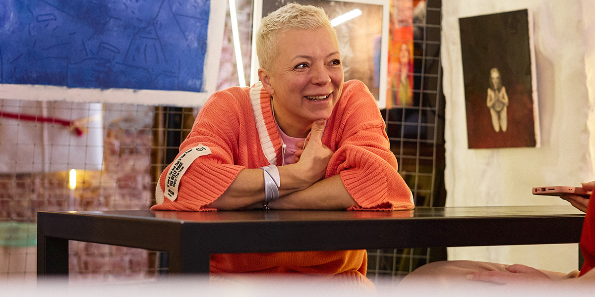 Розовая шуба и никакого отчества! Анастасия Вавилова ломает стереотипы о жизни после 50