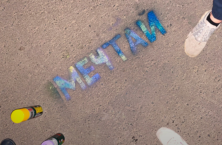 Трио, которое делает дороги Владимира радужнее