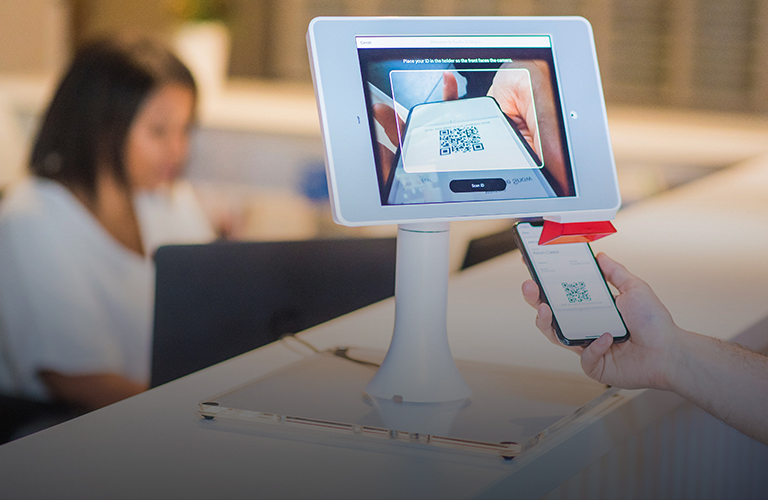 Жизнь без QR-кодов продлили, но эпидситуация в регионе не так проста