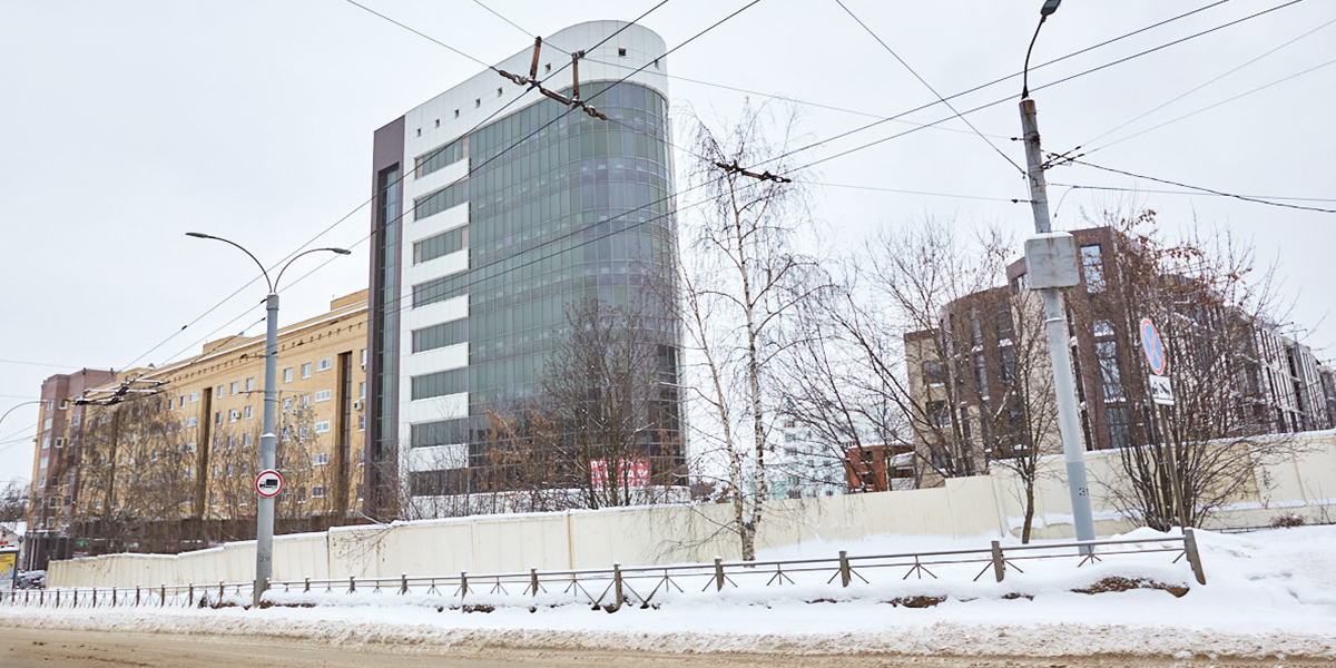 Утюг, шайба и змейка: 10 самых необычных зданий Владимира