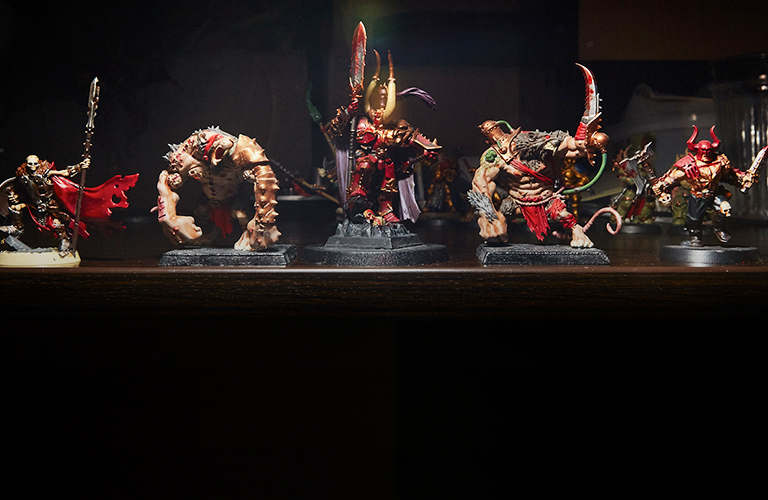 Армия штурмовиков, эльфов и призраков владимирского коллекционера фигурок из Warhammer