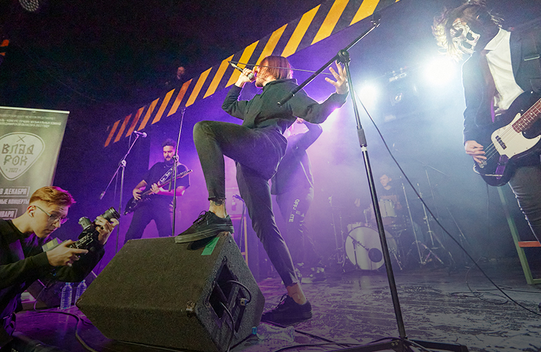 Даже пластик на барабанах не выдержал! Самые экстремальные моменты полуфинала «ВладРок’2022»