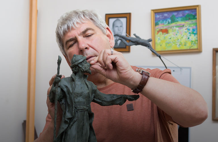 Он памятник воздвиг… Но не себе и рукотворный. Игорь Черноглазов о творческих секретах