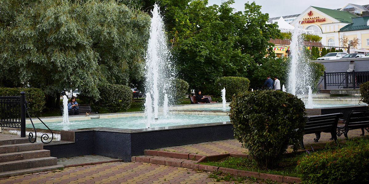 Не прошло и трех лет. Каскад у Торговых рядов запустили после капитального ремонта