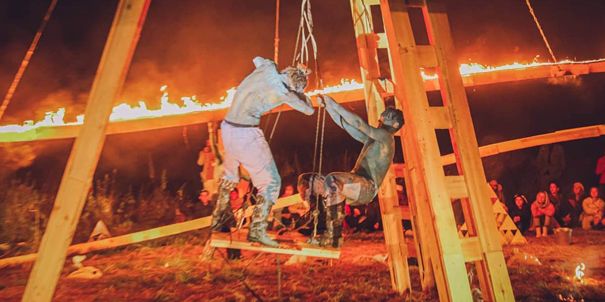 Своя атмосфера. 100 человек за 6 дней создали 24-часовой спектакль-поход