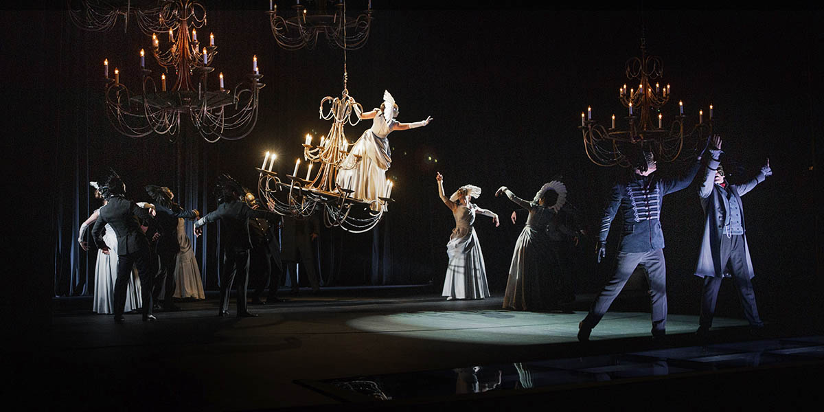 «Маскарад» во Владимире: без ЛГБТ, марсиан и «апокалипсиса сегодня»