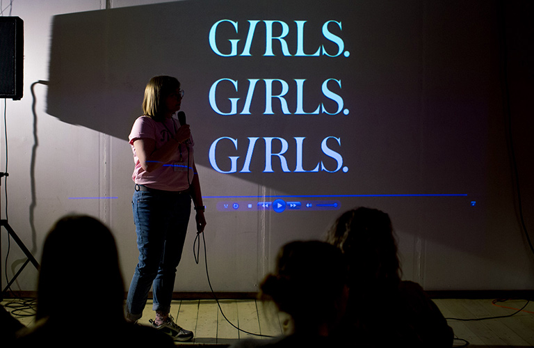 Восьмое марта без цветов, или Как прошла первая фем-пати во Владимире