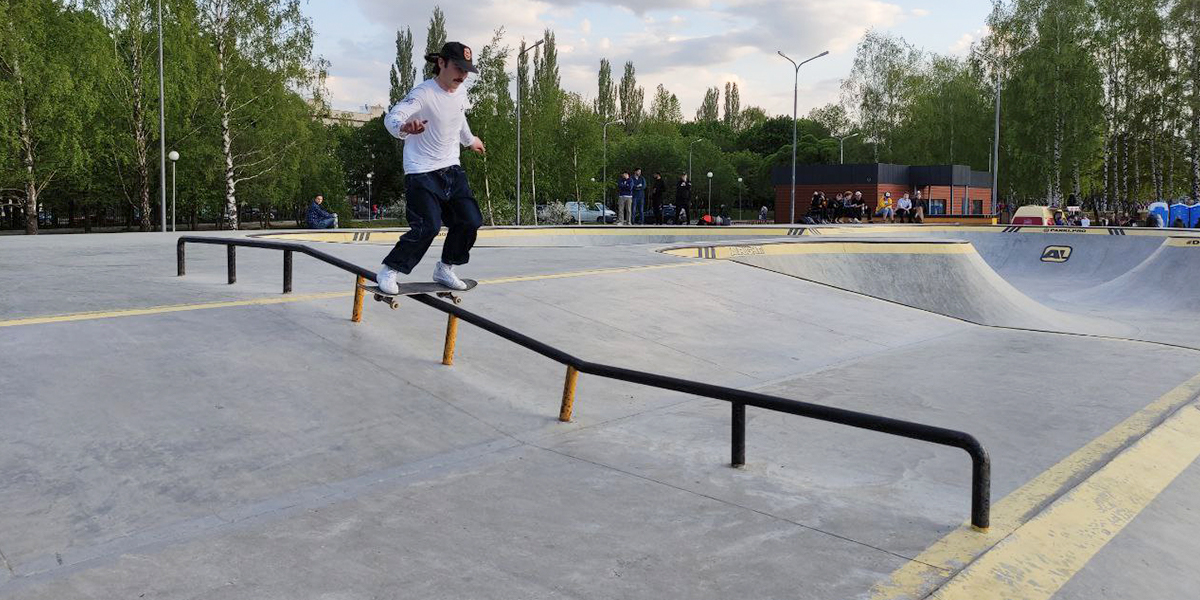 Кто тут сильнейший райдер? В городе впервые прошел чемпионат области по скейтбордингу