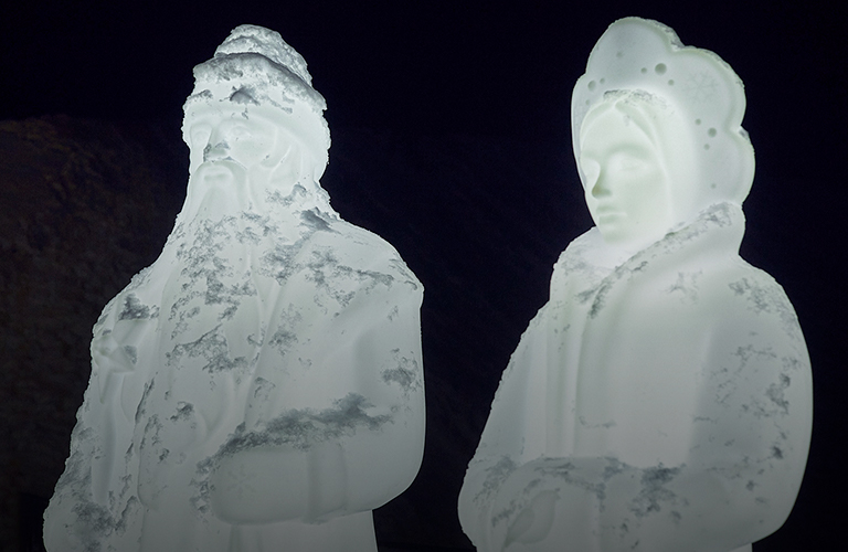 Около Золотых Ворот установили световые фигуры, а в Юрьевце — «Сердце в руках»