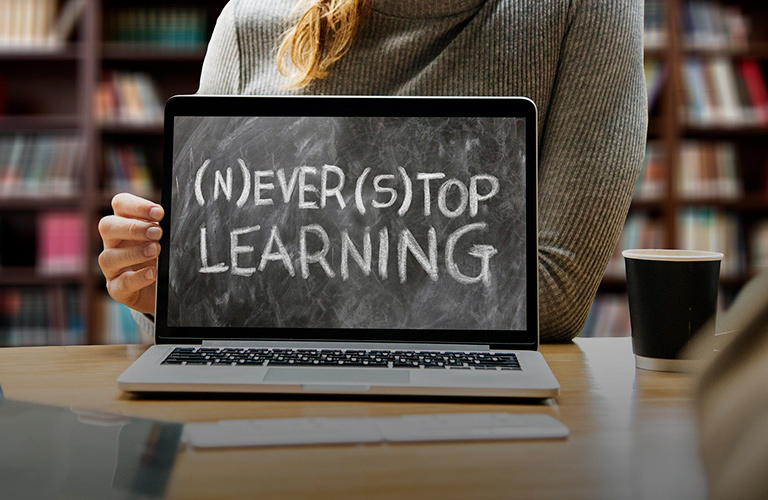 Школы на дистанционке: каково сейчас детям, родителям и учителям