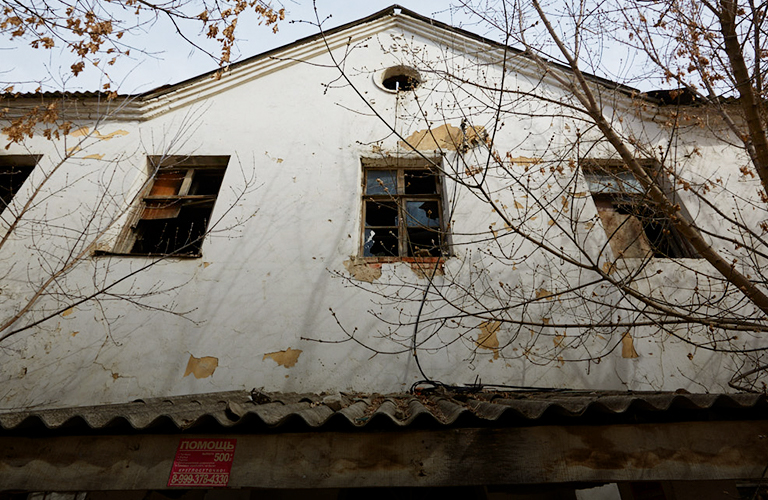 Дом с Дали и Ван Гогом снесут, а на Подбельского возведут трехэтажный особняк в классическом стиле?