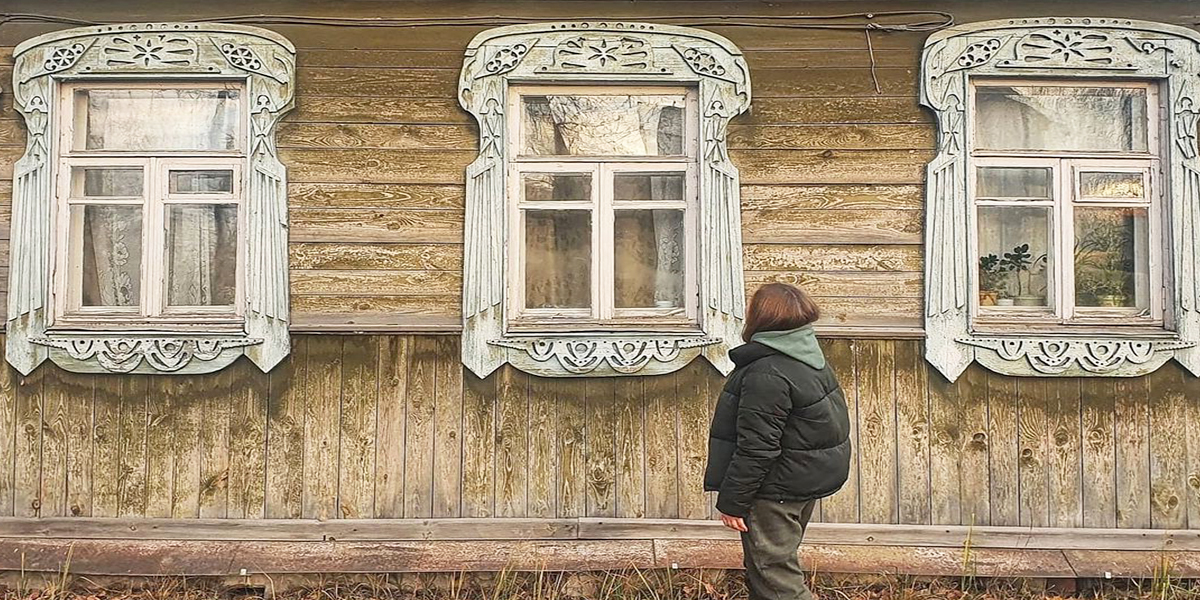 О чем молчат наличники? Трио владимирцев анализирует тайные знаки городских улиц