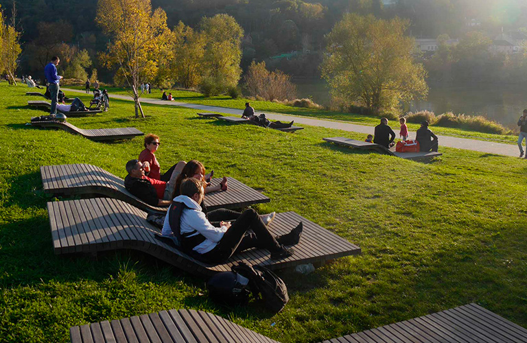 Каким будет парк у ДТЮ, что происходит в «Добросельском» и как дела у «Дружбы»